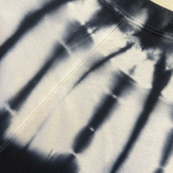 Woman's Xs old navy dark grey and white ombré pullover crew sweatshirt - Picture 9 of 9